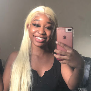 Meet your Posher, Simone